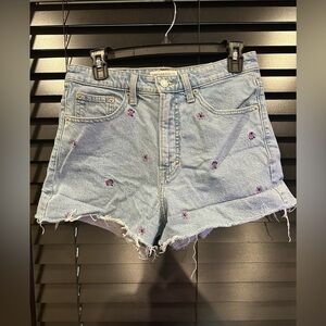EUC Lucky Brand Bohemian Lucky Pins Jean Short floral Embroidery